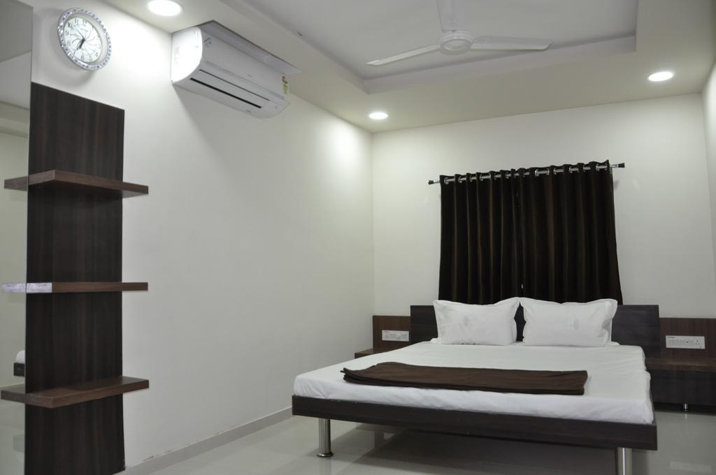 Shivdhara Hotel & Residence Rajkot Eksteriør billede