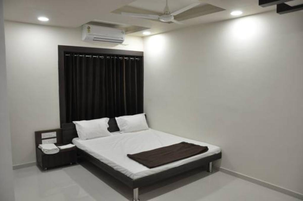 Shivdhara Hotel & Residence Rajkot Eksteriør billede