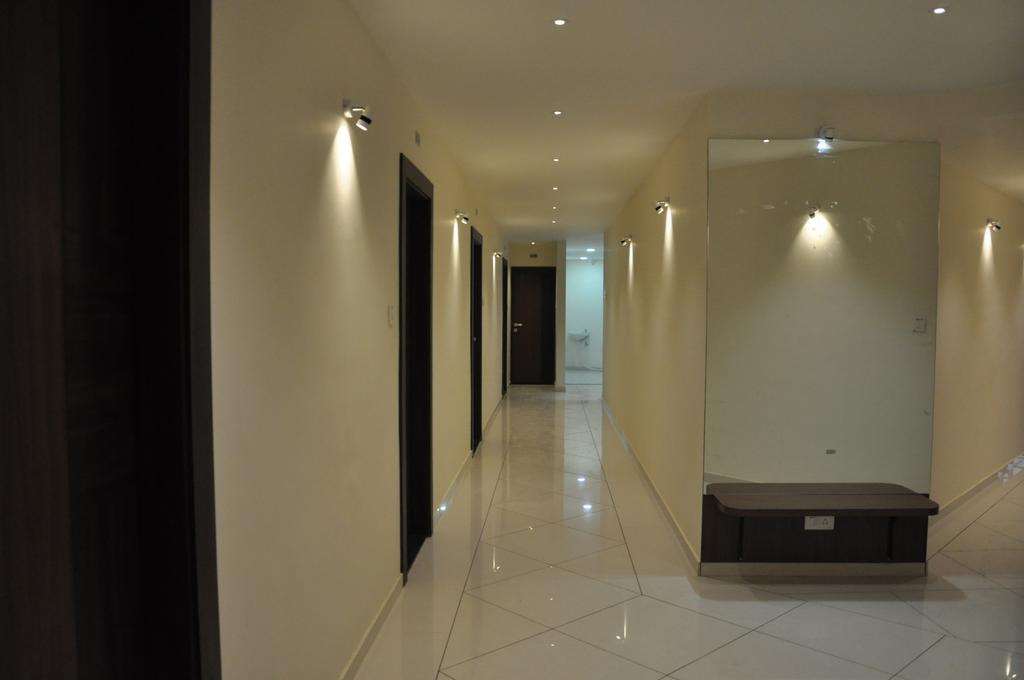 Shivdhara Hotel & Residence Rajkot Værelse billede